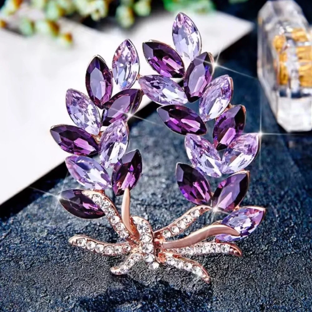 Elegant Purple Crystal Brooch - Picture 1 of 1